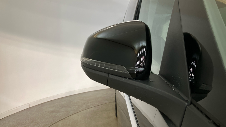 Volkswagen Multivan 2.0 TDI Style 5dr LWB DSG Diesel Estate